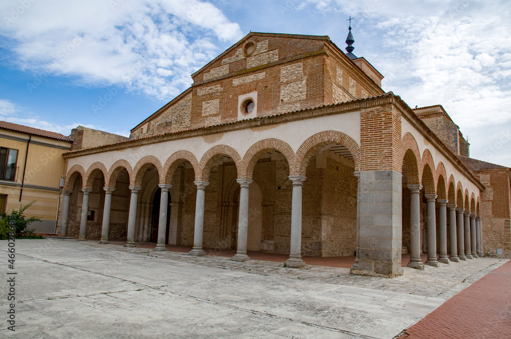 Iglesia Santa María del Castillo, portada románico siglo XII, Olmedo, Valladolid, Castilla y León, España