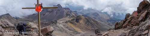 Cruz de Guadalajara en el volcán Iztaccíhuatl; Parque Nacional Izta-Popo Zoquiapan.