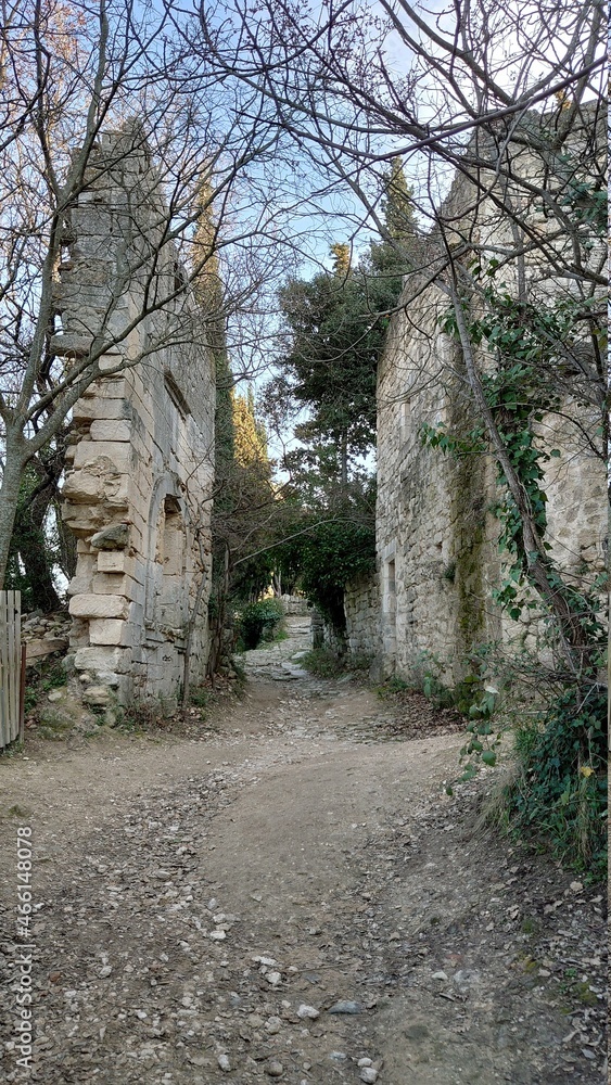 OPPEDE-LE-VIEUX (Luberon - Vaucluse) OPPEDE-LE-VIEUX (Luberon - Vaucluse)