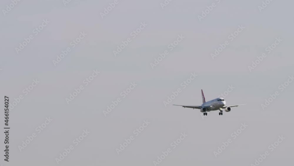 Jet airplane approaching Jet airplane approaching