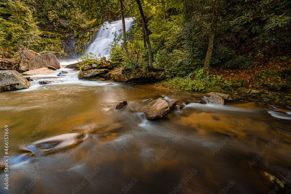 Obraz premium Beautiful, silky water flows at the base of Glen Cannon Waterfall