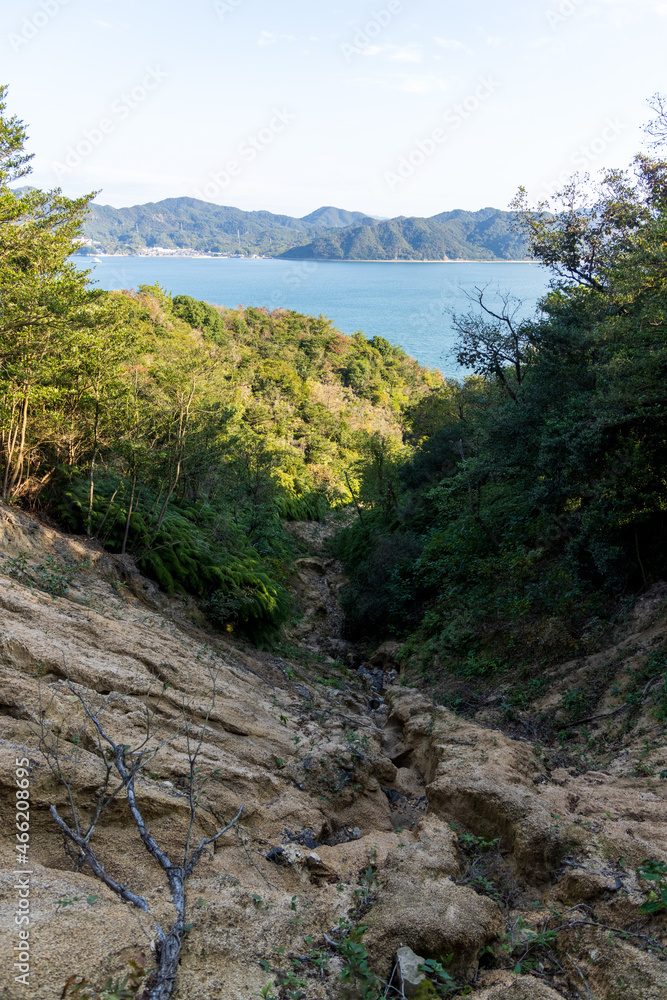 日本の広島県の大久野島の古くて美しい建物と風景