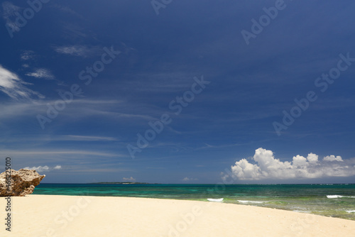 Fototapeta Naklejka Na Ścianę i Meble -  沖縄の美しいビーチ