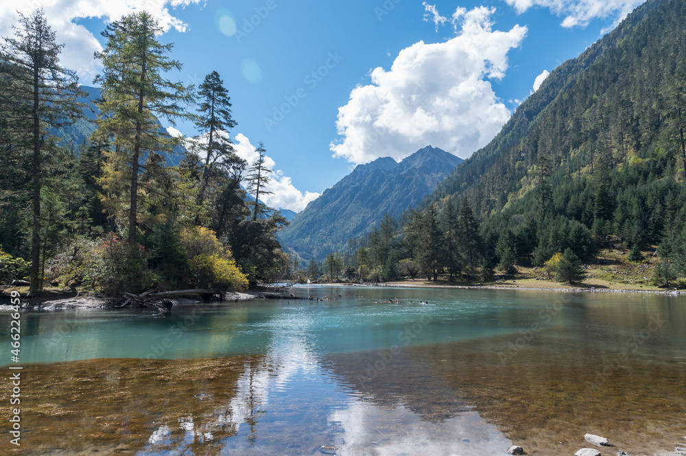 Beautiful lakes and mountains in Sichuan, China Beautiful lakes and mountains in Sichuan, China