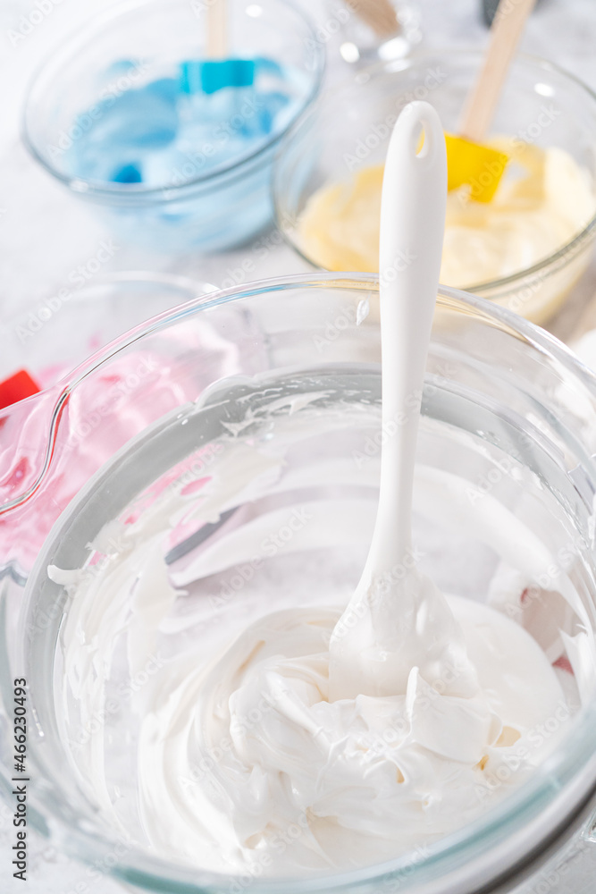 Unicorn meringue pops Unicorn meringue pops