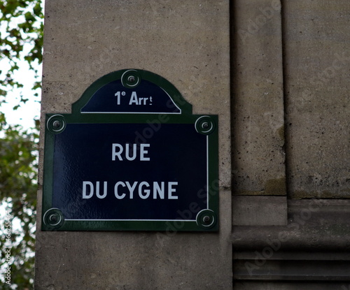 Rue du Cygne. Plaque de nom de rue. Paris.
