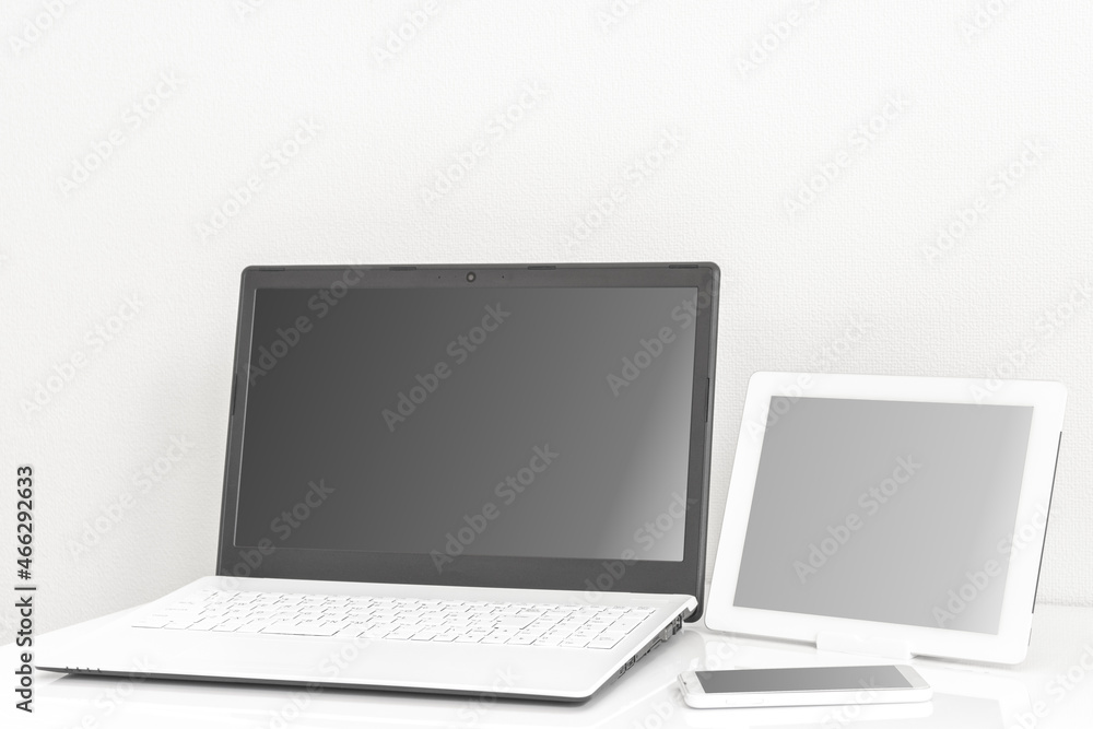 デジタルデバイス(ノートパソコン、スマートフォンと、タブレット端末) デジタルデバイス(ノートパソコン、スマートフォンと、タブレット端末)