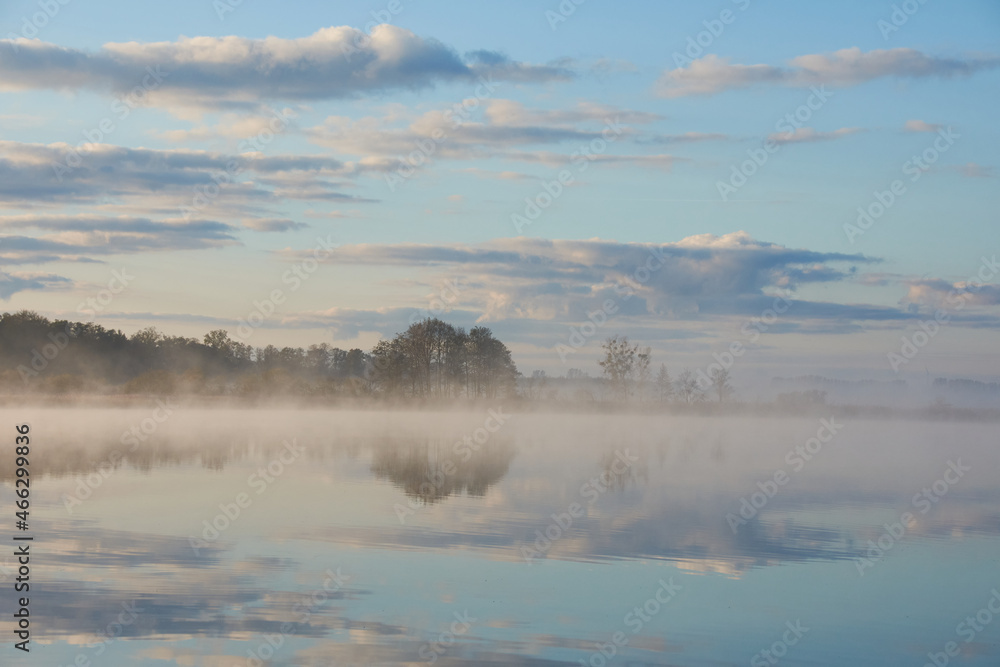 Sonnenaufgang am Latzigsee bei Borken	