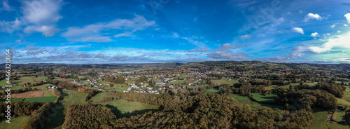Allassac (Corrèze, France) - Vue aérienne panoramique de la cité ardoisière et de la vallée de la Vézère en automne