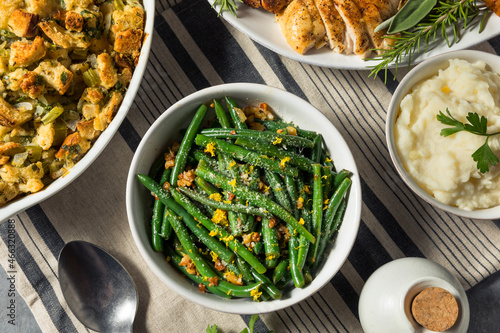 Healthy Homemade Thanksgiving Green Beans