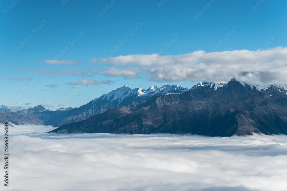 Plateau natural scenery, Gongga Snow Mountain in the sea of clouds