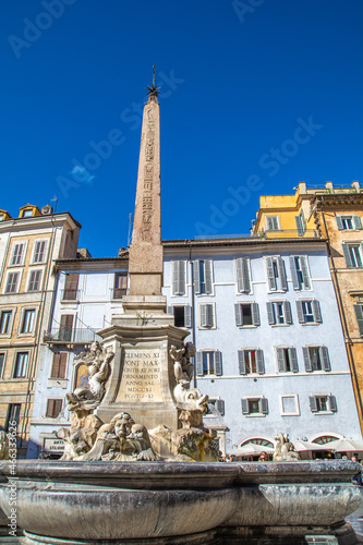 Roma – le facciate di alcuni dei palazzi storici più famosi