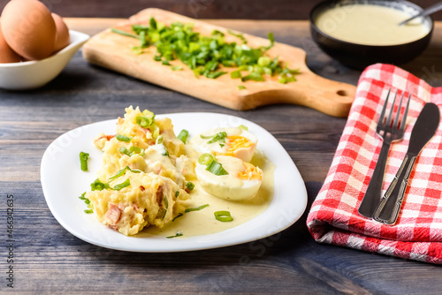 mashed potatoes with bacon and egg