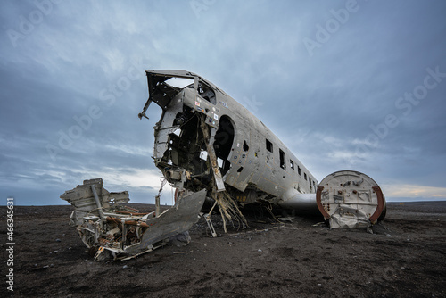 Obraz na płótnie Abandoned DC-3 Airplane on Solheimasandur beach, Iceland.