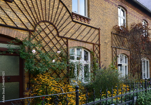 Historisches Bauwerk im Herbst im Stadtteil Schmargendorf, Berlin