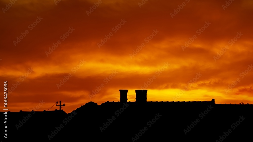 Obraz premium Dramatic sunset sky background with mammatus clouds