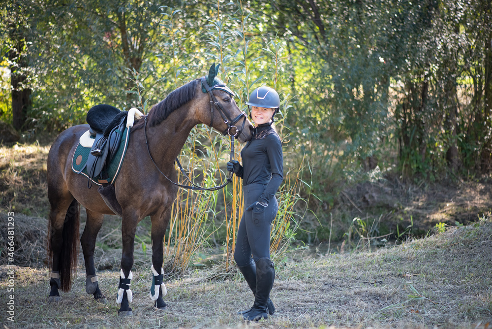 Mädchen mit Reitpony