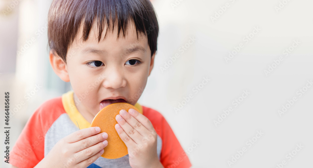 Kid child eat and play Candy South Korea toffee (Dalgona candy) like a Squid game