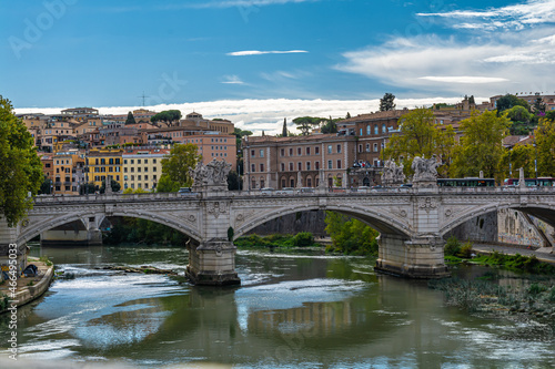 Roma – il fiume Tevere il cui corso attraversa tutta la città. 