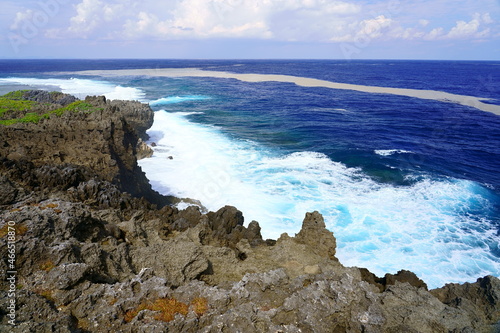【沖縄県】波しぶきが上がる辺戸岬 / 【Okinawa】 Cape Hedo where the waves splash