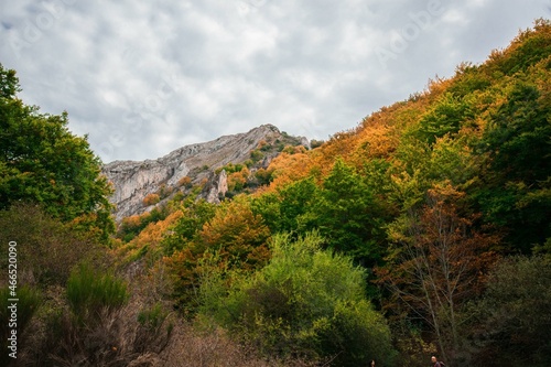 Fondo de paisaje de montaña rocosa.