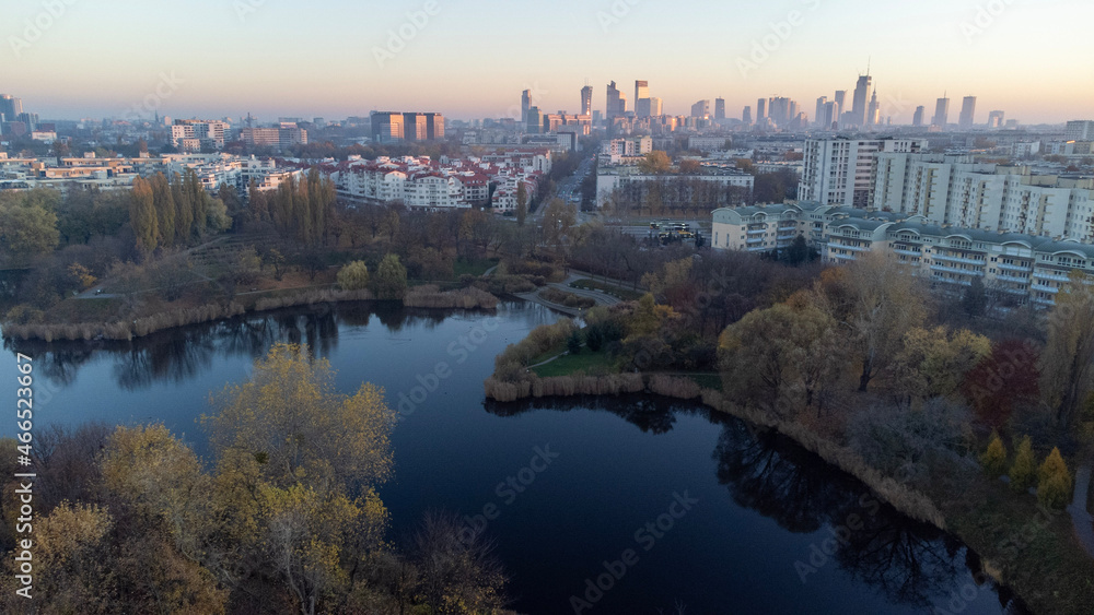 Fototapeta premium autumn in the city