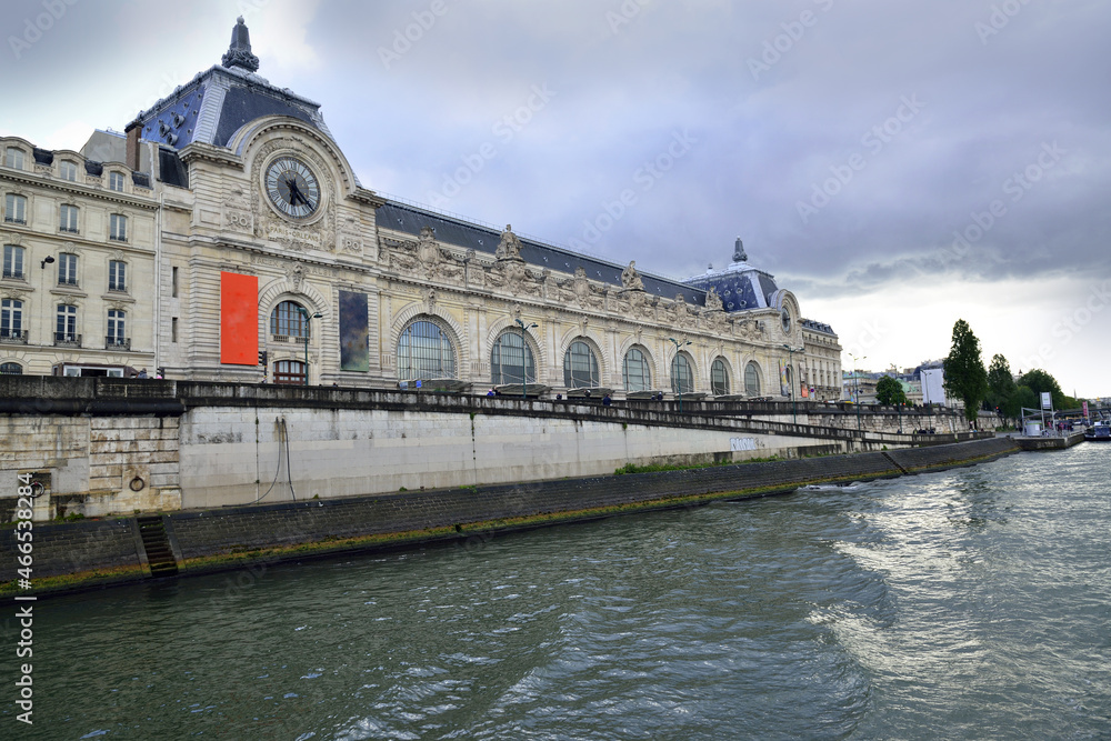 Obraz premium Paris is a city you want to return to