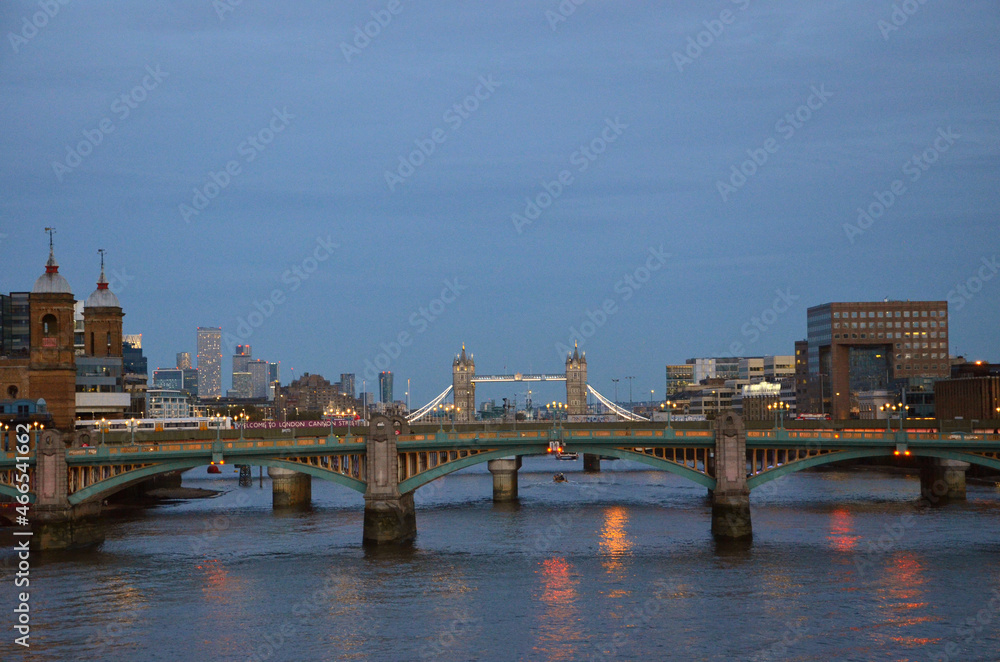 Fototapeta premium Some photos taken during a walk in London on a cloudy afternoon around the beautiful Saint Paul cathedral and the London Bridge.