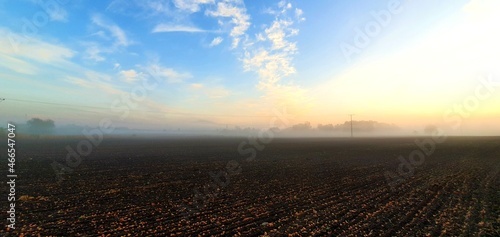 mglisty poranek, wschód słońca, krajobraz © Kamil