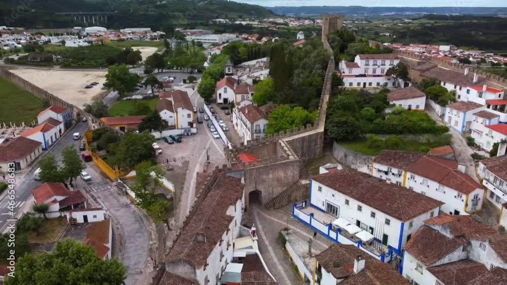Obidos-Portugal Vista aérea das muralhas junto à Porta da Vila Obidos-Portugal Vista aérea das muralhas junto à Porta da Vila