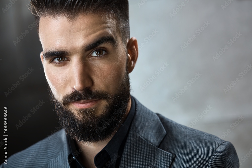 Obraz premium Successful dedicated young businessman, portrait photo.