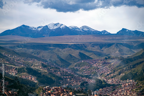 view of mountains © Cheenou