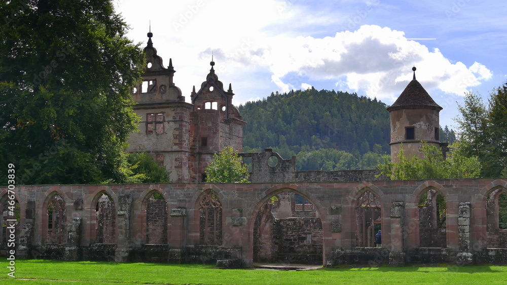 Blick auf das ehemalige Renaissance-Jagdschloss und Treppenturm in der ehemaligen Klosteranlage Hirsau, Calw, Schwarzwald
