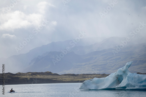 Fototapeta Naklejka Na Ścianę i Meble -  iceberg in polar regions