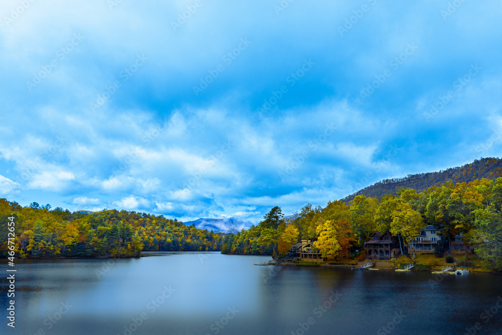 Obraz premium Autumn landscape with lake