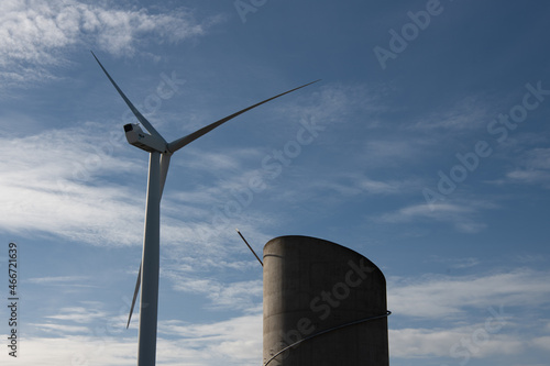 Gulliver, the wind turbine at Ness Point in Lowestoft photo