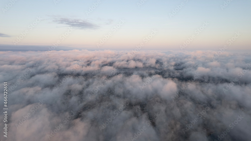 Obraz premium clouds over the mountains