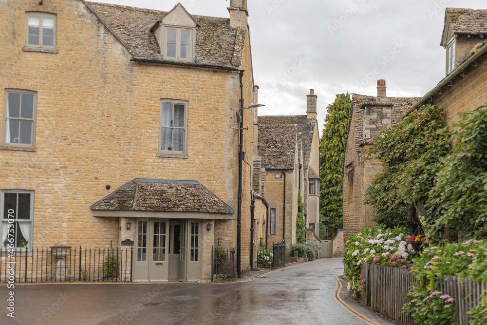 street of old cottages in the Cotswolds