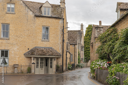 street of old cottages in the Cotswolds