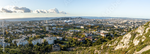 Vue panoramique sur Marseille depuis le Mont Rouvière © Suzanne Plumette