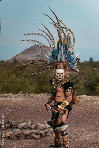 Mictlantecuhtli - cultura Mexica,  en esta cultura la muerte es una forma de evolucionar y trascender.	
