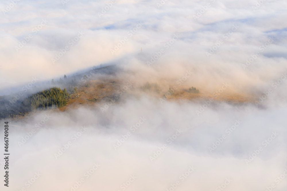 Obraz premium fog in the mountains