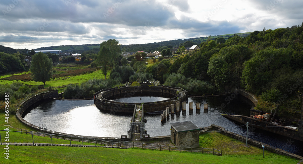 Fototapeta premium Bottoms reservoir near Hadfield Derbyshire in the peaks national park.
