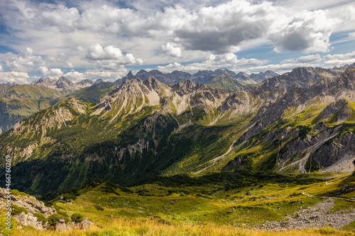 Landschaft im Kleinwalsertal in Österreich