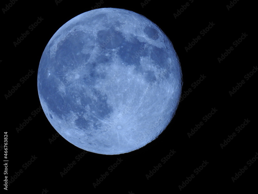 Obraz premium Full Moon, It is an astronomical body that orbits planet Earth. Natural satellite 