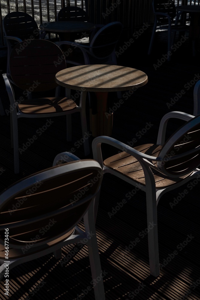 krzesło cień meble na zewnątrz lato - obrazy, fototapety, plakaty 