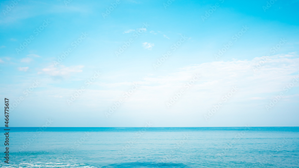 Fototapeta premium blue sky and sea beautiful