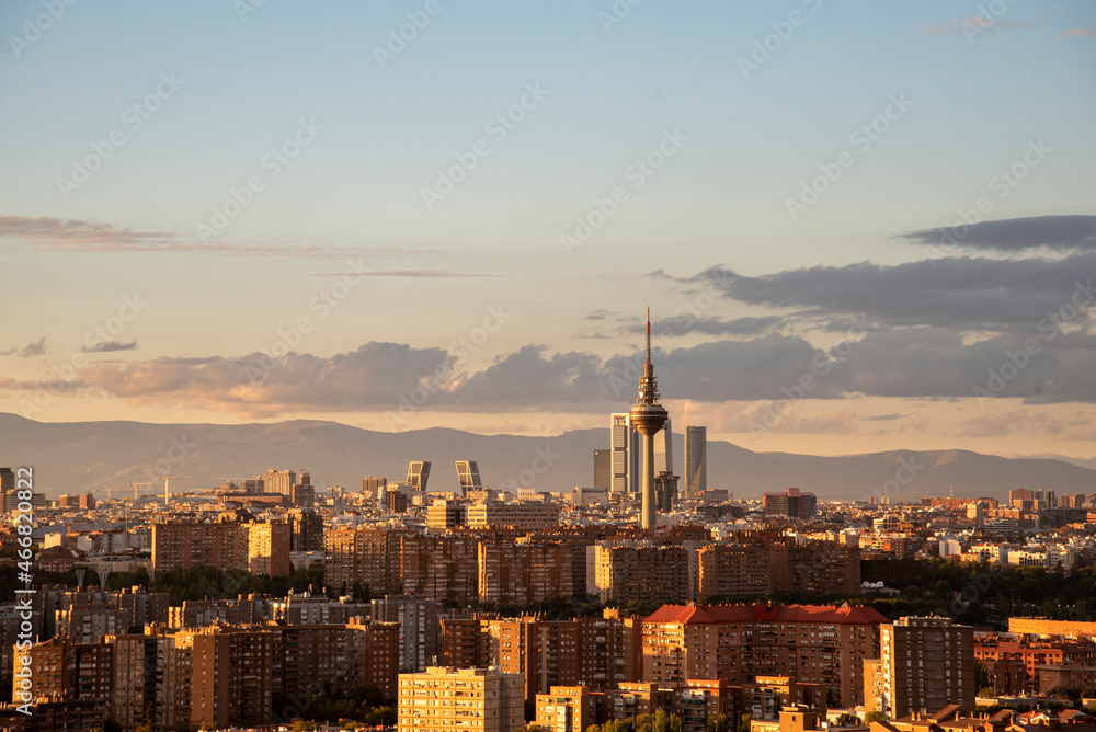 Fototapeta premium The city of Madrid at Sunset