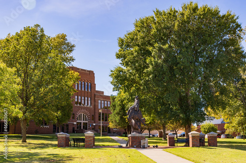 Obraz na płótnie Sunny view of the campus of Northwestern Oklahoma State University w salonie