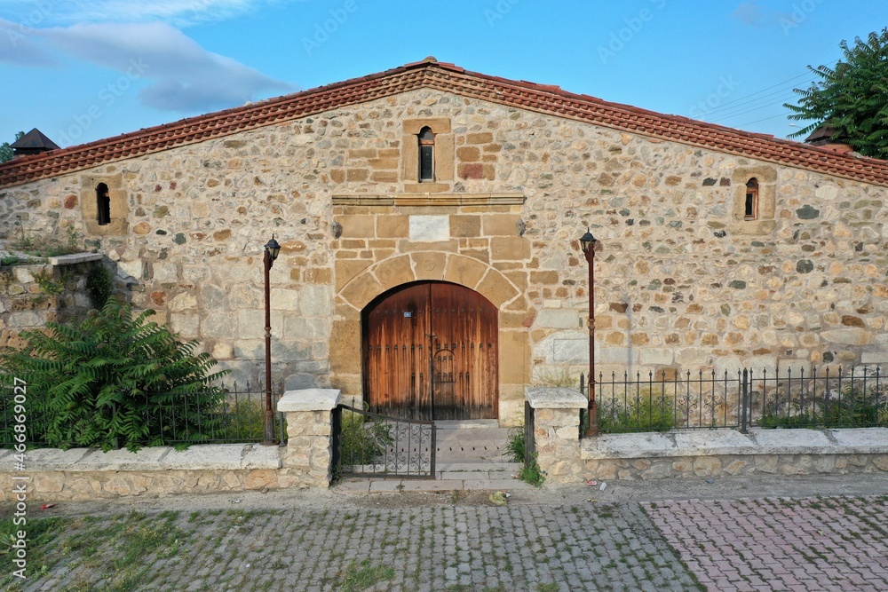 Fototapeta premium Ezinepazar Caravanserai is located in the town of Ezinepazar in Amasya. It was built by Melike Mahperi Hatun, wife of Alaaddin Keykubat, one of the Seljuk Sultans.
